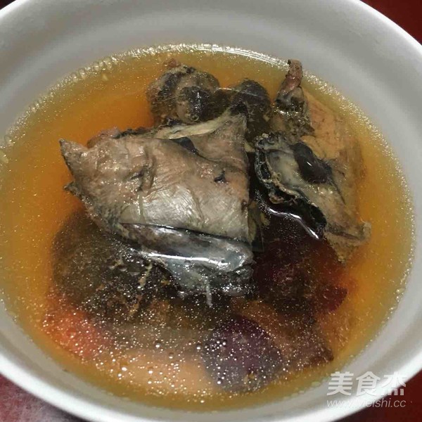 椰汁乌鸡汤成品图
