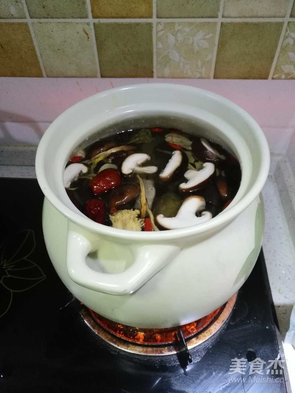 八神滋补斑鸠汤的步骤