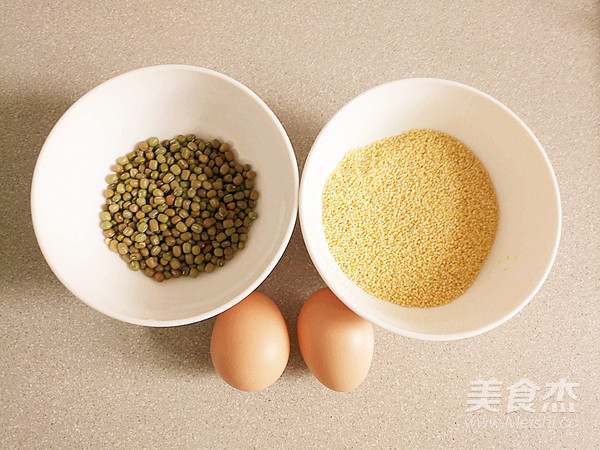 鸡蛋绿豆小米粥的步骤