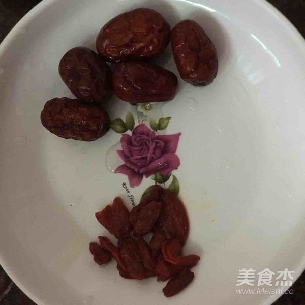 椰汁乌鸡汤的步骤