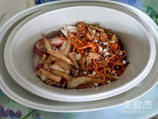 药膳骨头汤的步骤
