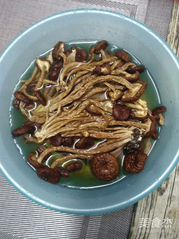 茶树菇鸡汤的步骤