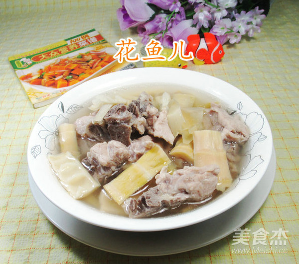 羊尾笋龙骨汤成品图