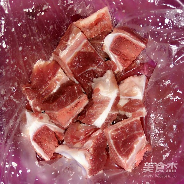 五指毛桃骨头汤的步骤