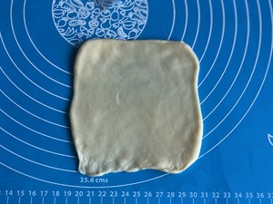 超软日式香葱芝士面包，快速中种法发酵，简易整形方法，新手必做的做法 步骤8