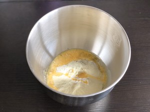 超软日式香葱芝士面包，快速中种法发酵，简易整形方法，新手必做的做法 步骤4
