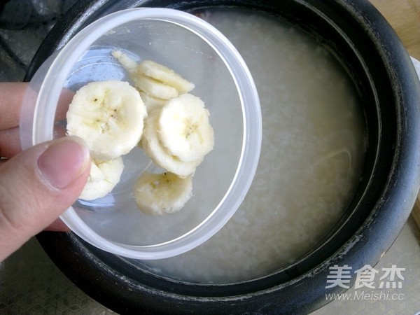 香蕉大米粥的步骤