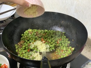 超下饭的豌豆肉沫的做法 步骤14
