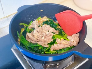 菠菜炒牛肉 补铁小能手的做法 步骤9