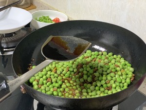 超下饭的豌豆肉沫的做法 步骤8