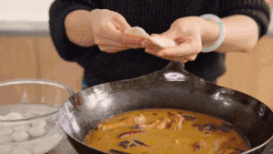 地锅鸡+自制红油【曼食慢语】的做法 步骤11