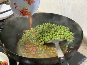 超下饭的豌豆肉沫的做法 步骤13