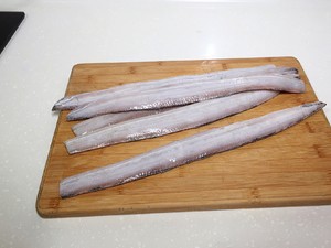 红烧带鱼的做法 步骤3