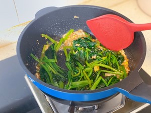 菠菜炒牛肉 补铁小能手的做法 步骤8