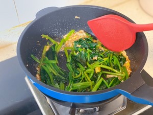 菠菜炒牛肉 补铁小能手的做法 步骤8