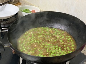 超下饭的豌豆肉沫的做法 步骤11