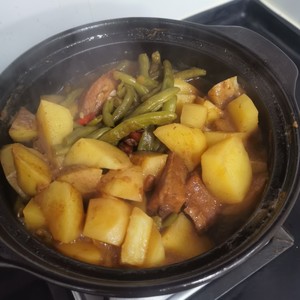 排骨土豆炖豆角（简单的东北经典炖菜）的做法 步骤9