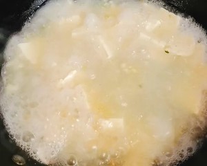 最减脂的东北炖菜：翡翠白玉？茼蒿炖豆腐！的做法 步骤2