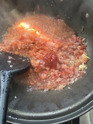 咖喱番茄芝士鸡肉饼炖菜的做法 步骤4
