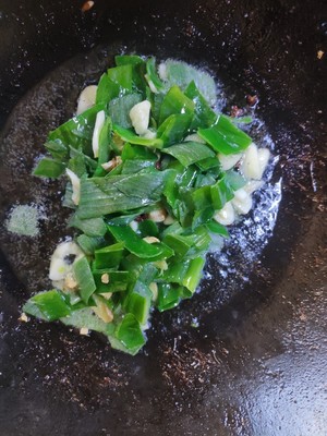 乱炖/炖菜(烧肉豆腐白菜土豆木耳)的做法 步骤5