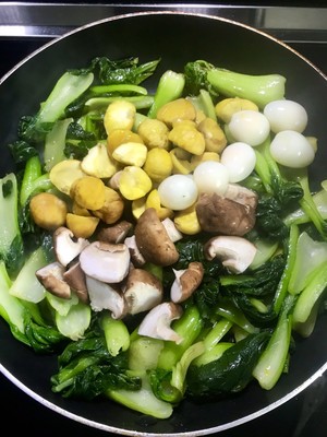 香菇栗子炖菜的做法 步骤4