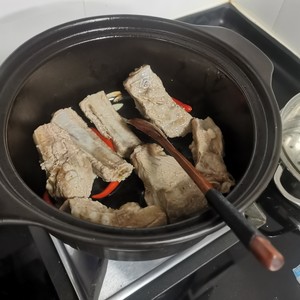 排骨土豆炖豆角（简单的东北经典炖菜）的做法 步骤5