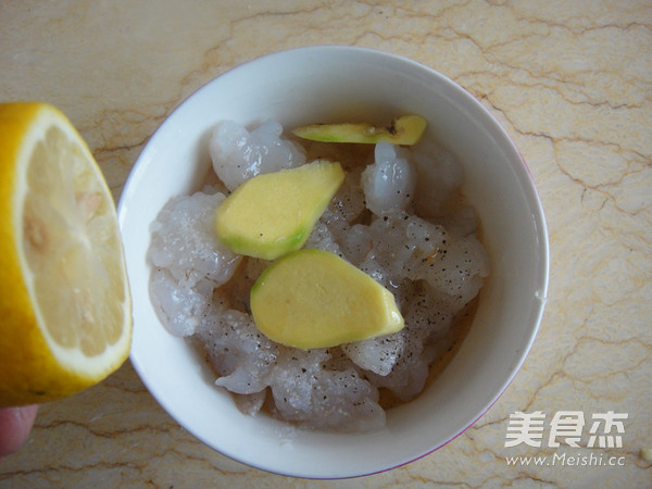 广东鲜虾云吞面的步骤