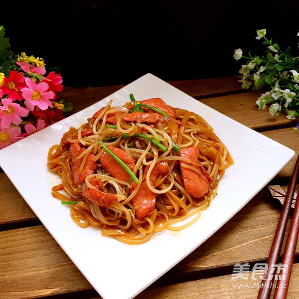 广东干炒牛河成品图