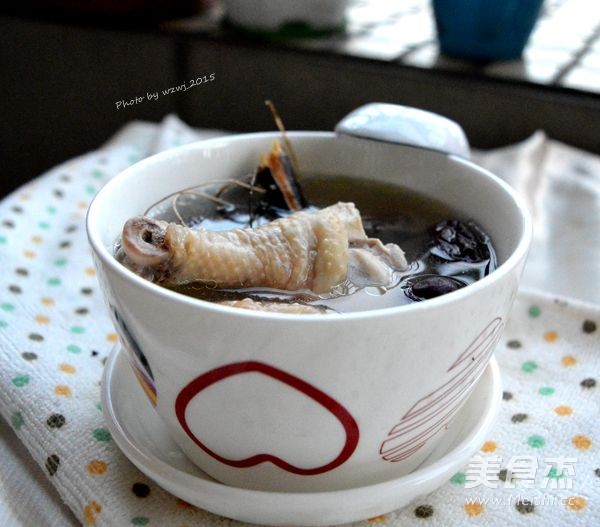 广东五指毛桃煲鸡成品图