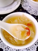 广东银耳雪梨糖水