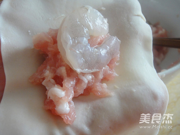 广东鲜虾云吞面的步骤