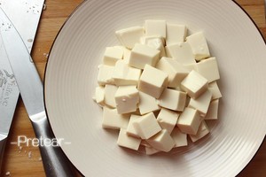 皮蛋豆腐的做法 步骤2