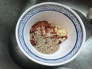【百合花开】凉菜首选、爽口不腻——蒜泥白肉的做法 步骤7