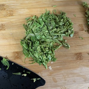 香椿拌豆腐  季节菜凉拌香椿 开胃凉拌菜的做法 步骤4