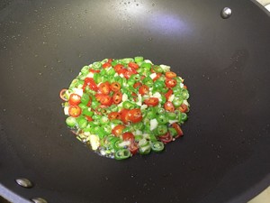 双椒拌皮蛋豆腐的做法 步骤8