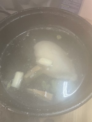 在宿舍也能做的减脂餐：凉拌鸡丝的做法 步骤3