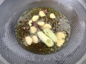 凉拌金针菇的做法 步骤5