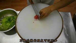 厨师长教你：夏日开胃小菜“凉拌莴笋丝”的家常做法，简单易学赶紧收藏吧的做法 步骤5