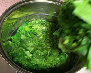 家常凉拌菠菜的做法 步骤3