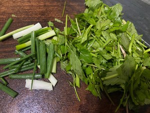 野芹菜拌豆干（把春天吃进肚子里）的做法 步骤7