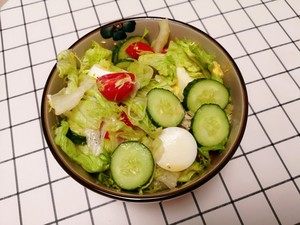 无油低盐的蔬菜沙拉（万能沙拉汁）的做法 步骤9