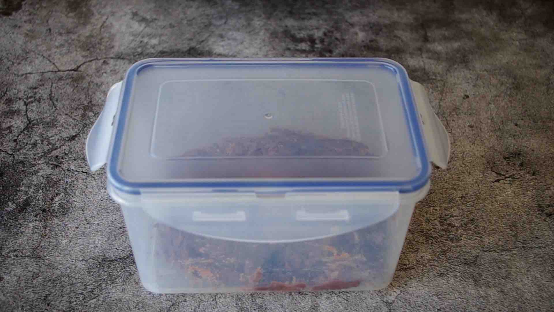 家庭版红豆沙这样做，中途不换锅也不用油炒无油无添加，方法很实用的步骤