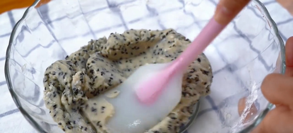 黑芝麻椒盐酥的步骤