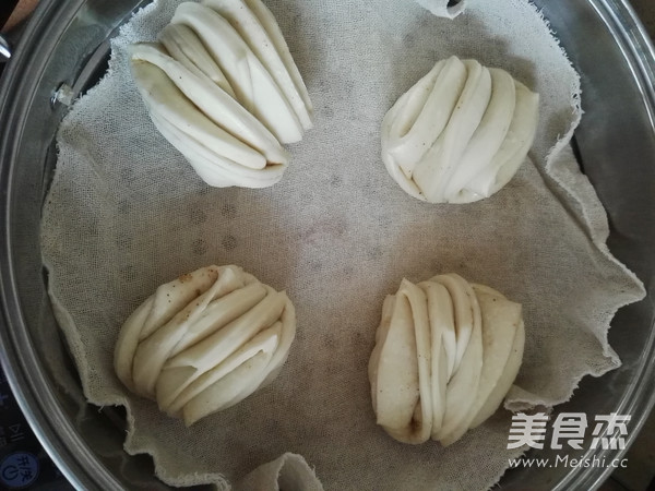 椒盐花卷的步骤