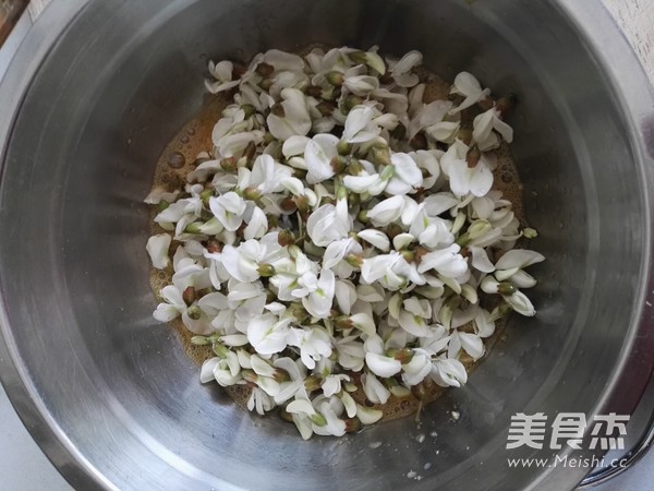 槐花饼的步骤