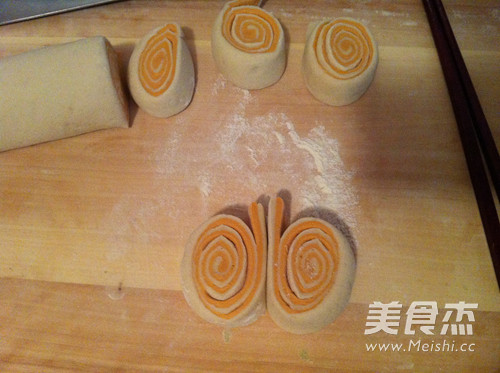 山东馒头之枸杞蝴蝶卷的步骤
