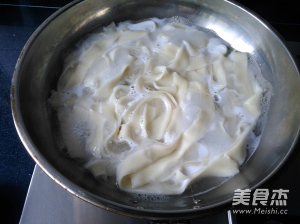 陕西油泼面的步骤