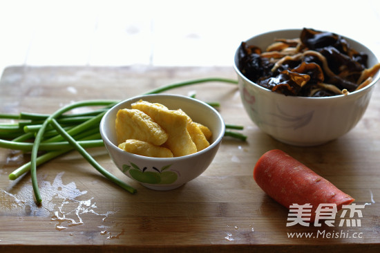 陕西油泼裤带面的步骤