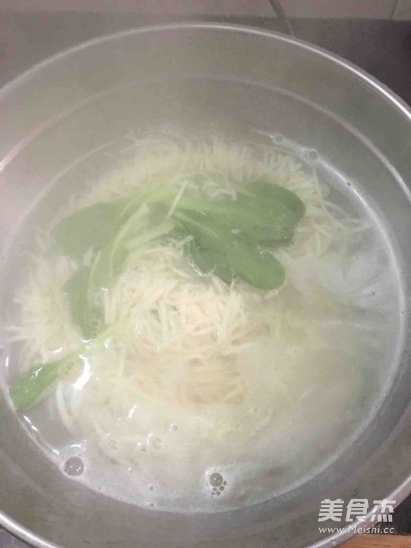 长安农家家常酸汤面的步骤