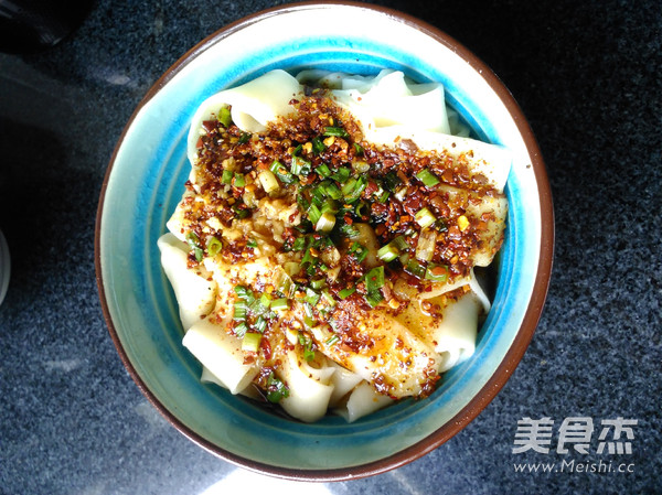 陕西油泼面的步骤
